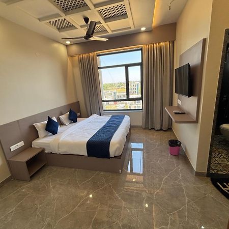 Khātu Hotel Sisodiya Palace מראה חיצוני תמונה