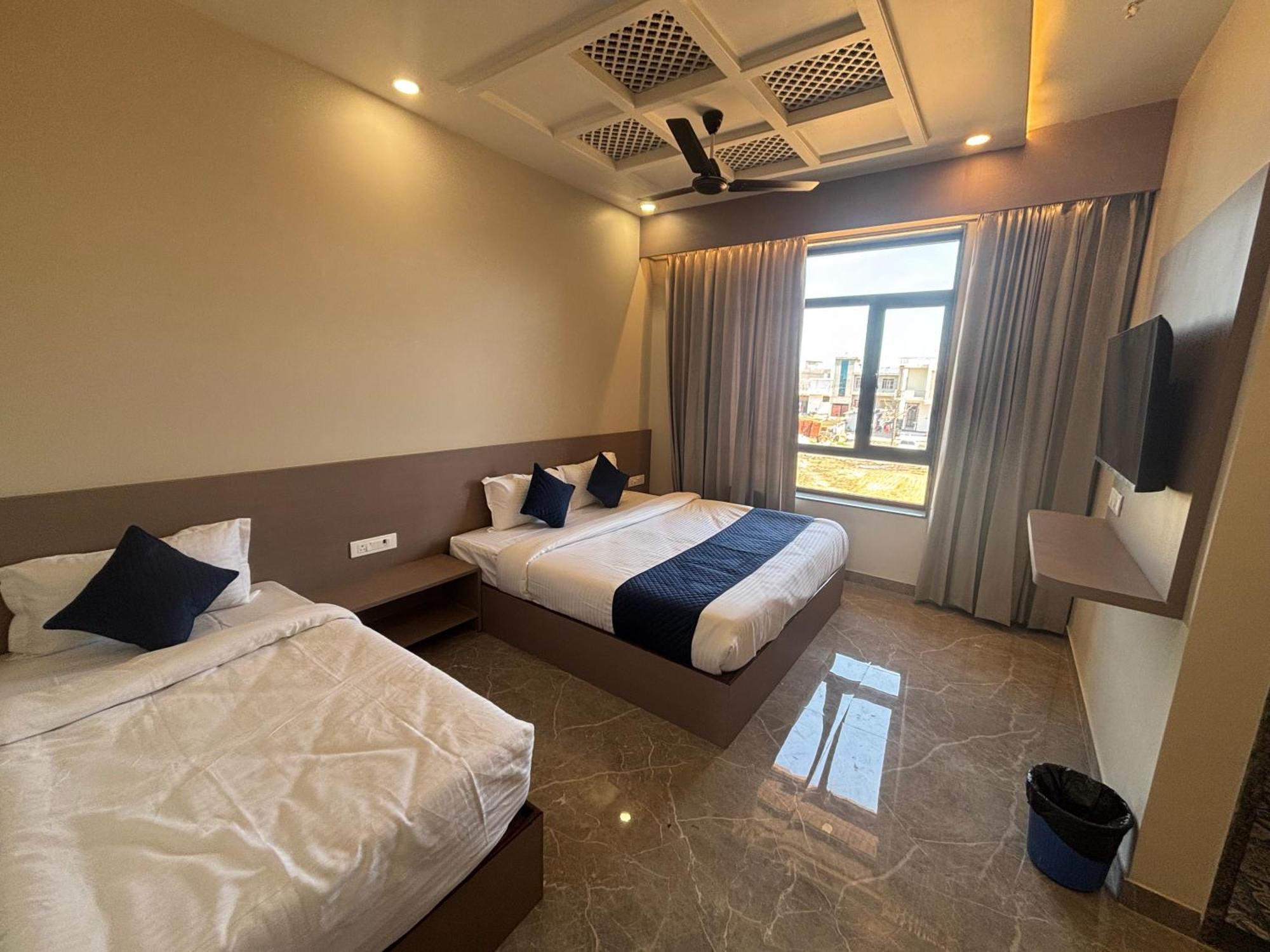 Khātu Hotel Sisodiya Palace מראה חיצוני תמונה