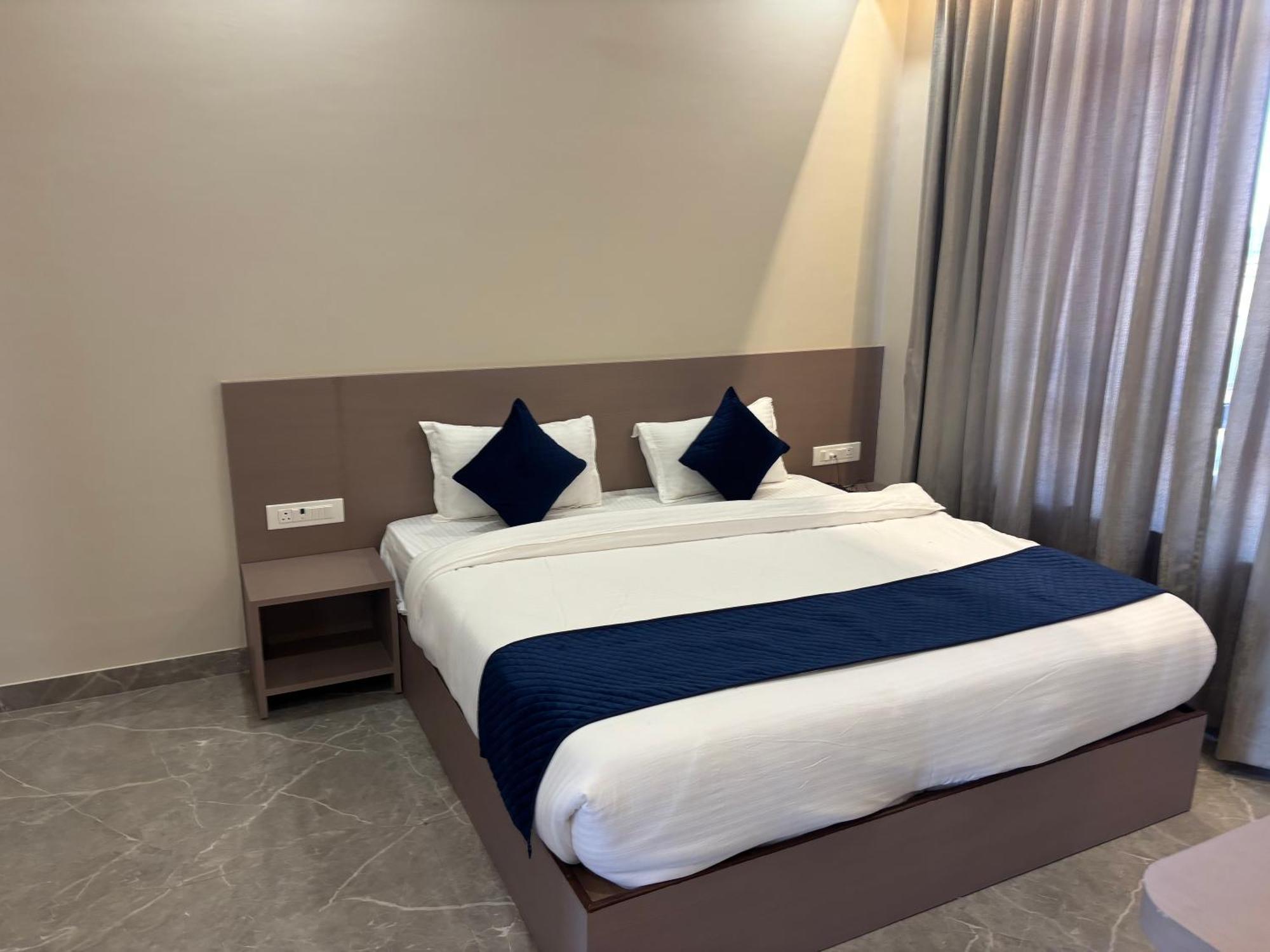 Khātu Hotel Sisodiya Palace מראה חיצוני תמונה