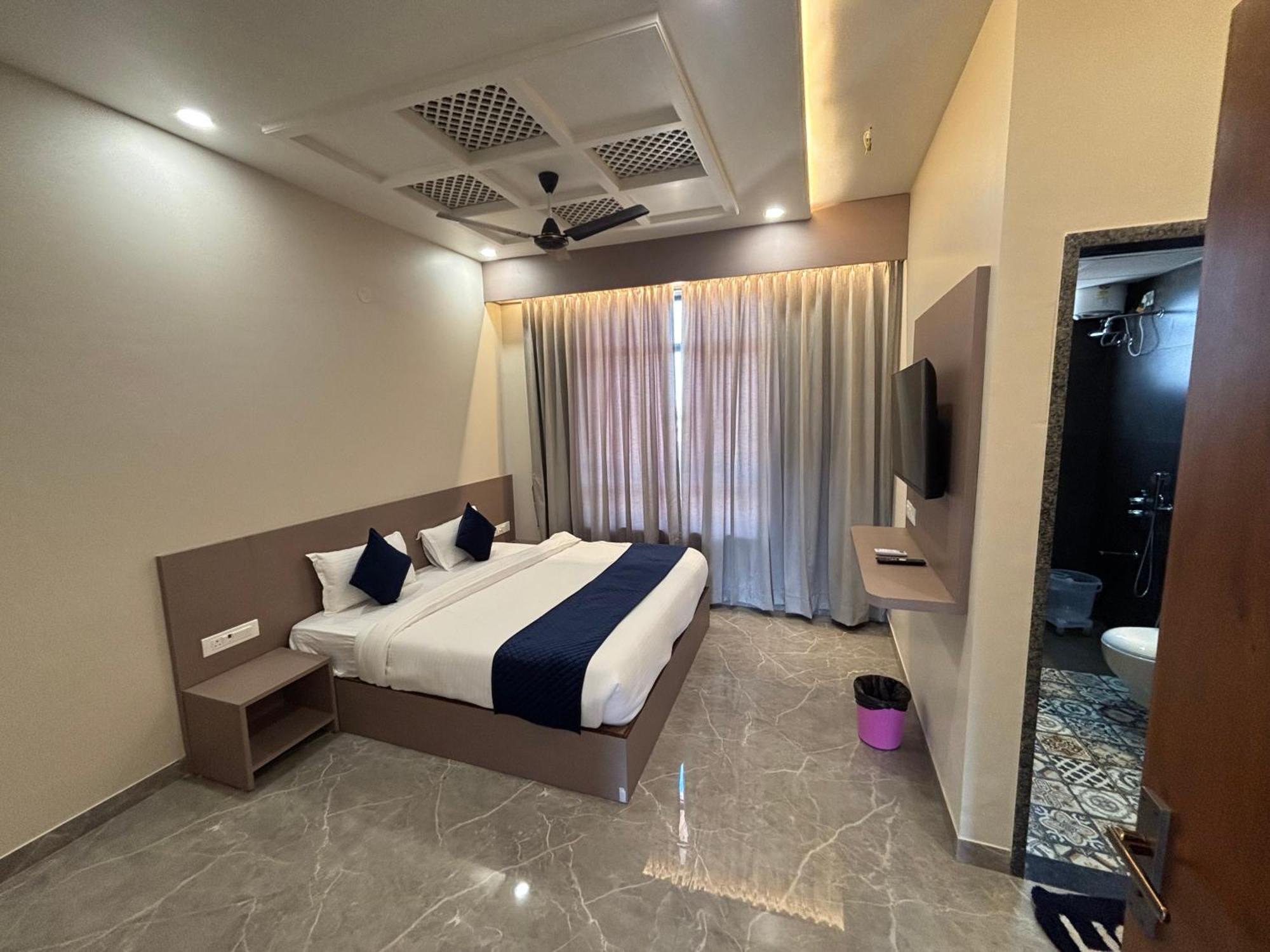 Khātu Hotel Sisodiya Palace מראה חיצוני תמונה