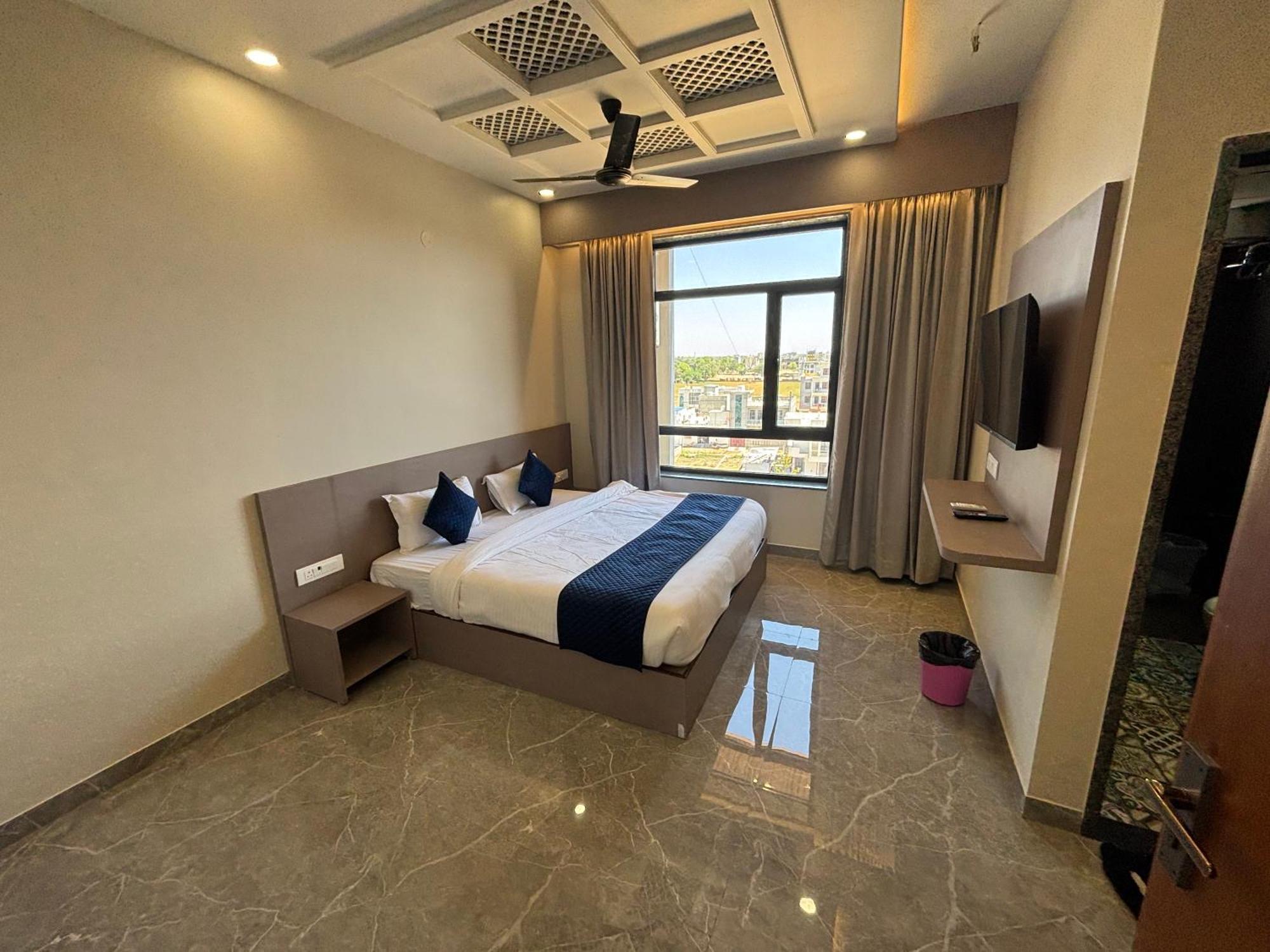 Khātu Hotel Sisodiya Palace מראה חיצוני תמונה