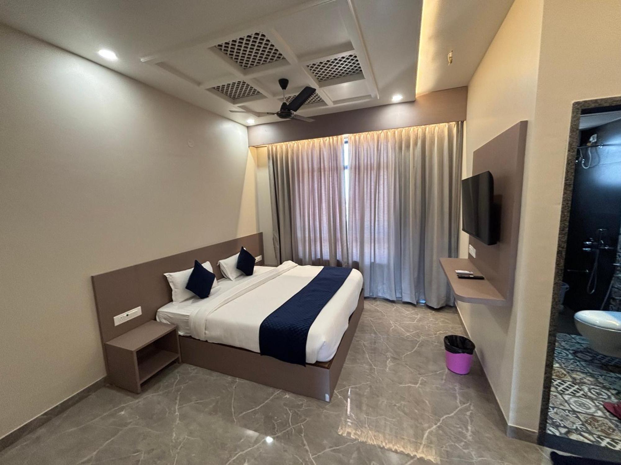 Khātu Hotel Sisodiya Palace מראה חיצוני תמונה