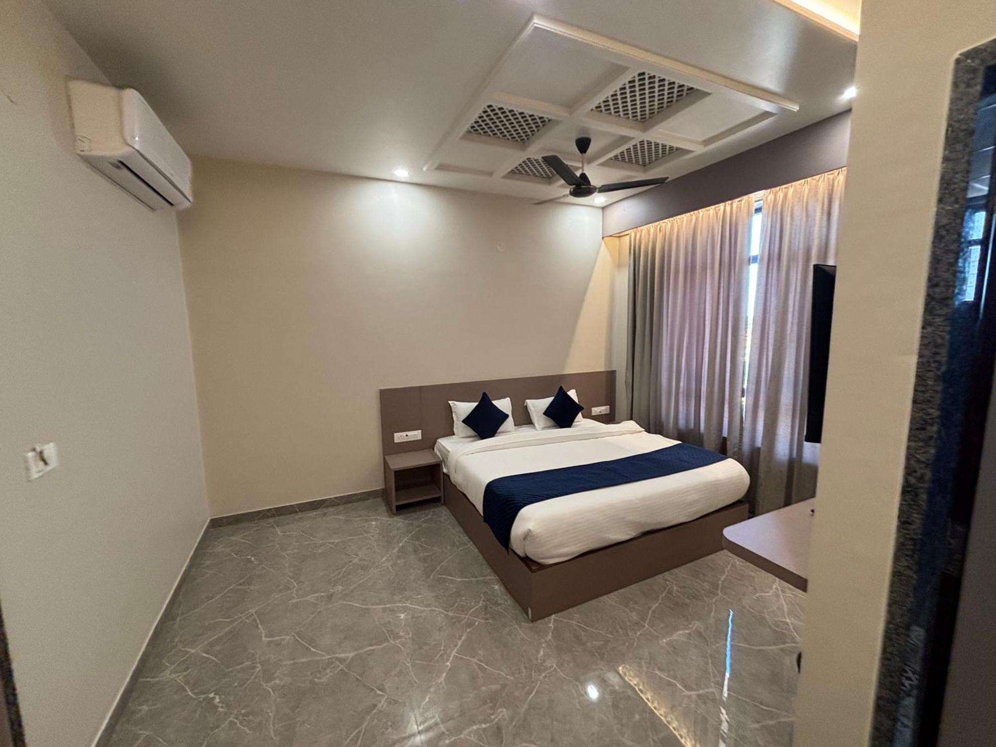 Khātu Hotel Sisodiya Palace מראה חיצוני תמונה